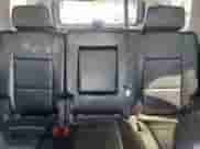 2018 Chevrolet Tahoe LS z VIN 1GNSCAKC8JR166901, wystawiony jako Copart lot #81231255 z przebiegiem 120 063 mil mil oraz Szkoda całkowita • Salvage title. Historia ofert i sprzedaży dostępna na DreamBid. Obrazek 10.