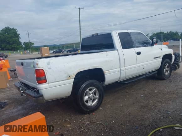 2001 Dodge 1500 with VIN 3B7HC13Y51G702829, listed as a IAAI auction lot 42684097 with 199,314 mi miles and . Bid and sale history available at DreamBid. Image 4.