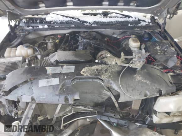 2005 GMC Sierra 1500 SLE z VIN 2GTEK19B051369107, wystawiony jako IAAI lot #41613525 z przebiegiem 188 730 mil mil oraz . Historia ofert i sprzedaży dostępna na DreamBid. Obrazek 10.