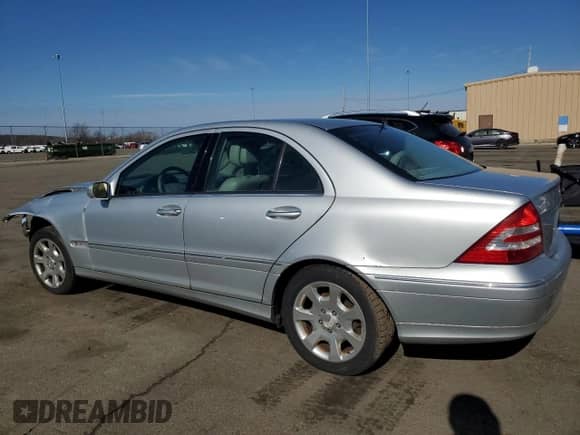 2006 Mercedes-Benz C 230 Sport с VIN WDBRF56H46F730658, выставлен на аукционе Copart как лот 44520115 с пробегом 200 746 миль миль и Списание • Salvage title. История ставок и продаж доступна на DreamBid. Изображение 2.