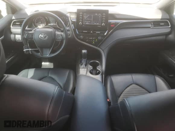 2022 Toyota Camry SE z VIN 4T1T11AK9NU638100, wystawiony jako Copart lot #86162685 z przebiegiem 73 268 mil mil oraz Szkoda całkowita • Salvage title. Historia ofert i sprzedaży dostępna na DreamBid. Obrazek 8.