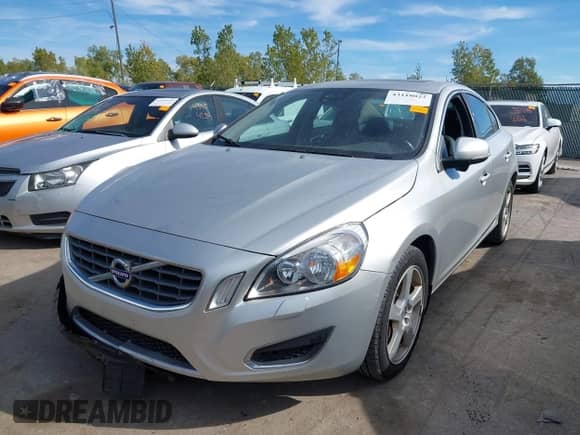 2012 Volvo S60 T5 с VIN YV1622FS4C2119410, выставлен на аукционе IAAI как лот 43118023 с пробегом 138 894 миль миль и . История ставок и продаж доступна на DreamBid. Изображение 17.