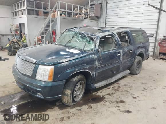 2005 Cadillac Escalade ESV with VIN 3GYFK66N75G149464, listed as a IAAI auction lot 43423910 with 204,314 mi miles and . Bid and sale history available at DreamBid. Image 2.