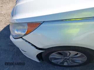 2013 Hyundai Sonata с VIN KMHEC4A45DA094250, выставлен на аукционе IAAI как лот 43468115 с пробегом 118 726 миль миль и . История ставок и продаж доступна на DreamBid. Изображение 6.