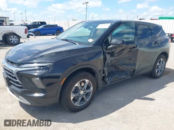 2023 Chevrolet Blazer LT z VIN 3GNKBHR44PS182819, wystawiony jako IAAI lot #42553957 z przebiegiem 48 281 mil mil oraz . Historia ofert i sprzedaży dostępna na DreamBid. Obrazek 2.