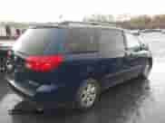 2004 Toyota Sienna XLE z VIN 5TDZA22C34S108414, wystawiony jako IAAI lot #43567821 z przebiegiem 298 655 mil mil oraz . Historia ofert i sprzedaży dostępna na DreamBid. Obrazek 4.