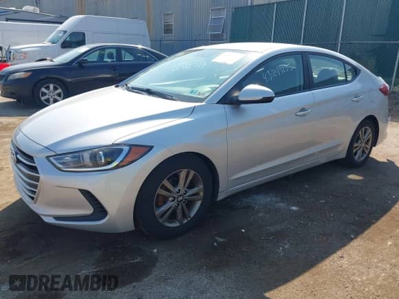 2018 Hyundai Elantra Value Edition с VIN 5NPD84LF7JH256495, выставлен на аукционе IAAI как лот 43249235 с пробегом 107 506 миль миль и . История ставок и продаж доступна на DreamBid. Изображение 2.
