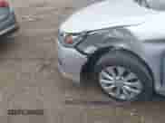 2013 Honda Accord EX z VIN 1HGCR2F76DA007359, wystawiony jako IAAI lot #43198459 z przebiegiem 240 253 mil mil oraz . Historia ofert i sprzedaży dostępna na DreamBid. Obrazek 6.