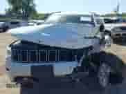 2017 Jeep Grand Cherokee Limited z VIN 1C4RJFBT2HC952183, wystawiony jako IAAI lot #42863514 z przebiegiem 113 422 mil mil oraz . Historia ofert i sprzedaży dostępna na DreamBid. Obrazek 12.