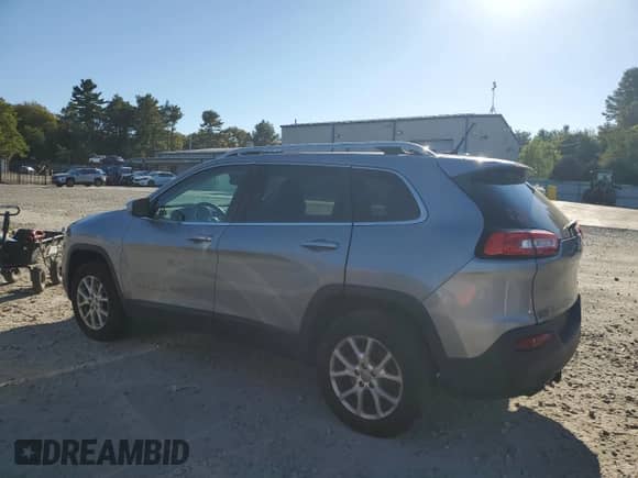 2014 Jeep Cherokee Latitude with VIN 1C4PJMCB8EW107088, listed as a Copart auction lot 82258205 with 162,968 mi miles and Clean title. Bid and sale history available at DreamBid. Image 2.