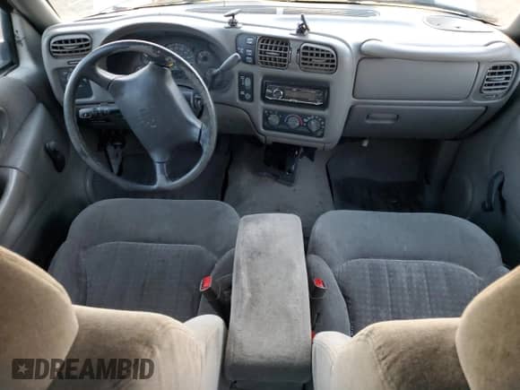 1998 Chevrolet Blazer with VIN 1GNDT13W1WK262046, listed as a Copart auction lot 49063565 with 159,808 mi miles and Salvage title. Bid and sale history available at DreamBid. Image 8.
