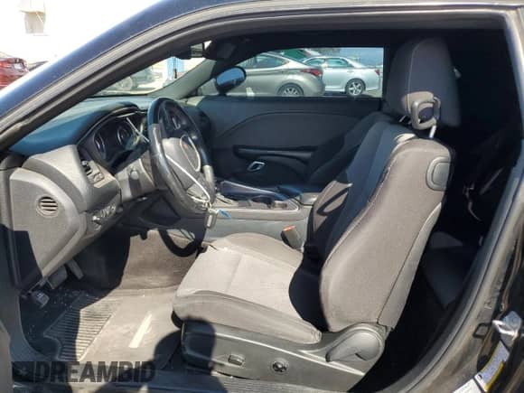 2015 Dodge Challenger SXT z VIN 2C3CDZAG1FH798602, wystawiony jako Copart lot #70865205 z przebiegiem 130 469 mil mil oraz Szkoda całkowita • Salvage title. Historia ofert i sprzedaży dostępna na DreamBid. Obrazek 7.
