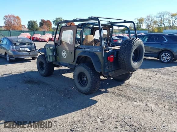 1992 Jeep Wrangler with VIN 2J4FY29S7NJ543564, listed as a IAAI auction lot 43547447 with Not provided miles and . Bid and sale history available at DreamBid. Image 3.