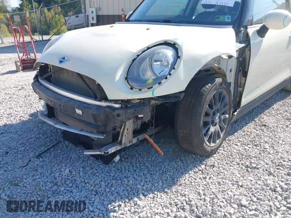 2018 MINI Hardtop Cooper with VIN WMWXP5C56J2G62413, listed as a IAAI auction lot 43240743 with 62,731 mi miles and . Bid and sale history available at DreamBid. Image 6.