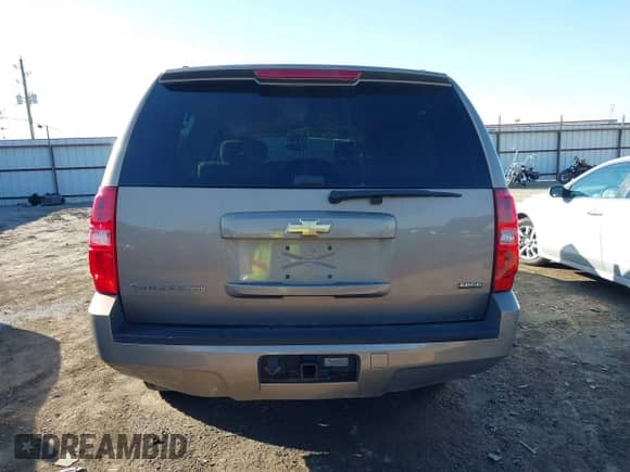 2007 Chevrolet Suburban LT с VIN 1GNFK16357R265554, выставлен на аукционе IAAI как лот 41434543 с пробегом 139 928 миль миль и . История ставок и продаж доступна на DreamBid. Изображение 16.