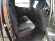 2023 Toyota Tacoma SR5 z VIN 3TMAZ5CN8PM197537, wystawiony jako Copart lot #57041955 z przebiegiem 43 412 mil mil oraz Szkoda całkowita • Salvage title. Historia ofert i sprzedaży dostępna na DreamBid. Obrazek 10.