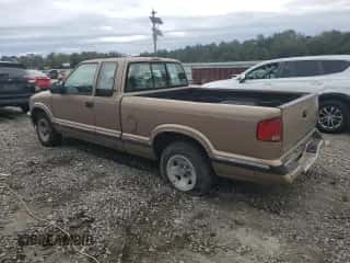 1997 Chevrolet S-10 LS с VIN 1GCCS19X6V8171454, выставлен на аукционе Copart как лот 85828805 с пробегом 126 864 миль миль и Чистый • Clean title. История ставок и продаж доступна на DreamBid. Изображение 2.