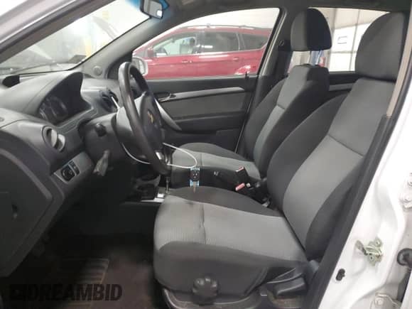 2011 Chevrolet Aveo LS z VIN KL1TD6DE3BB115412, wystawiony jako Copart lot #81599074 z przebiegiem 71 607 mil mil oraz Czysty tytuł • Clean title. Historia ofert i sprzedaży dostępna na DreamBid. Obrazek 7.