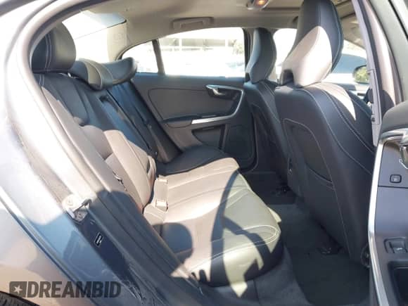 2017 Volvo S60 Dynamic с VIN YV126MFL6H2433753, выставлен на аукционе IAAI как лот 42606144 с пробегом 46 668 миль миль и . История ставок и продаж доступна на DreamBid. Изображение 8.
