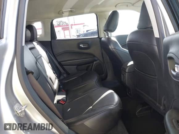 2020 Jeep Compass Latitude z VIN 3C4NJCBB1LT102627, wystawiony jako IAAI lot #41657827 z przebiegiem 68 371 mil mil oraz . Historia ofert i sprzedaży dostępna na DreamBid. Obrazek 8.