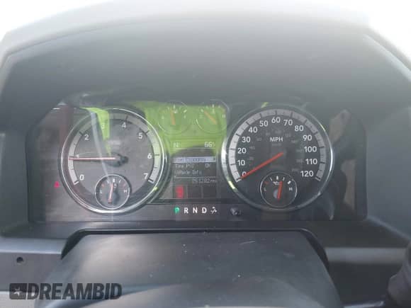 2011 Ram 1500 Big Horn z VIN 1D7RB1GT8BS703947, wystawiony jako IAAI lot #43206388 z przebiegiem 251 282 mil mil oraz . Historia ofert i sprzedaży dostępna na DreamBid. Obrazek 7.