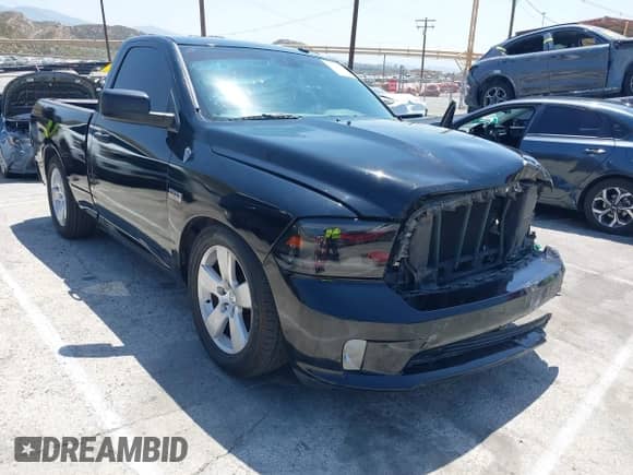 2014 Ram 1500 Express z VIN 3C6JR6AT3EG119113, wystawiony jako IAAI lot #42348735 z przebiegiem 140 132 mil mil oraz . Historia ofert i sprzedaży dostępna na DreamBid. Obrazek 1.