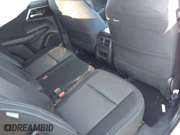 2024 Mitsubishi Outlander ES with VIN JA4J3UA8XRZ060622, listed as a IAAI auction lot 42236110 with 7,164 mi miles and . Bid and sale history available at DreamBid. Image 8.