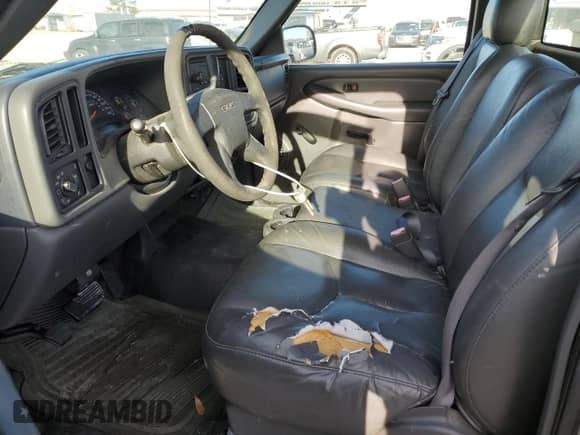 2003 GMC Sierra 1500 Work Truck with VIN 1GTEC14V33E288628, listed as a Copart auction lot 43372905 with 117,443 mi miles and Salvage title. Bid and sale history available at DreamBid. Image 7.