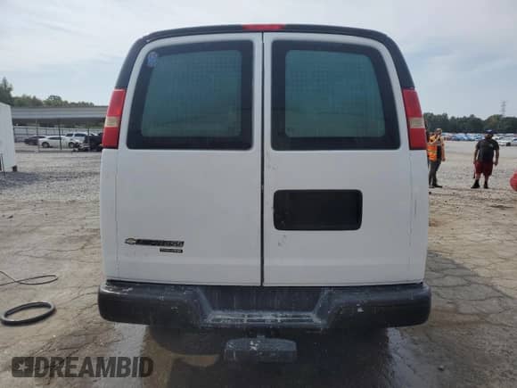 2014 Chevrolet Express Cargo с VIN 1GCWGFCA4E1139093, выставлен на аукционе Copart как лот 80066315 с пробегом 141 431 миль миль и Списание • Salvage title. История ставок и продаж доступна на DreamBid. Изображение 6.