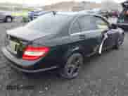 2008 Mercedes-Benz C 300 Sport z VIN WDDGF81X88F172542, wystawiony jako IAAI lot #43441110 z przebiegiem 141 392 mil mil oraz . Historia ofert i sprzedaży dostępna na DreamBid. Obrazek 4.