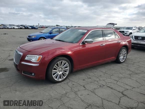 2014 Chrysler 300 C z VIN 2C3CCAET2EH144296, wystawiony jako Copart lot #81188555 z przebiegiem 192 894 mil mil oraz Czysty tytuł • Clean title. Historia ofert i sprzedaży dostępna na DreamBid. Obrazek 1.