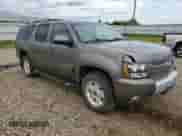2011 Chevrolet Suburban LT z VIN 1GNSKJE35BR131457, wystawiony jako Copart lot #68172145 z przebiegiem 248 120 mil mil oraz Czysty tytuł • Clean title. Historia ofert i sprzedaży dostępna na DreamBid. Obrazek 4.