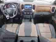2023 Chevrolet Silverado 3500HD High Country z VIN 2GC4YVEY3P1720736, wystawiony jako Copart lot #55937575 z przebiegiem 37 463 mil mil oraz Czysty tytuł • Clean title. Historia ofert i sprzedaży dostępna na DreamBid. Obrazek 8.