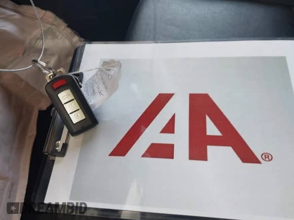 2020 Mitsubishi Outlander SE z VIN JA4AD3A3XLZ004568, wystawiony jako IAAI lot #43226960 z przebiegiem 133 629 mil mil oraz . Historia ofert i sprzedaży dostępna na DreamBid. Obrazek 11.