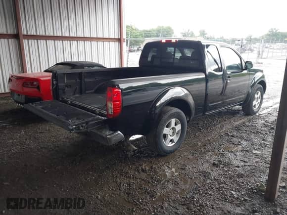 2006 Nissan Frontier SE z VIN 1N6AD06U86C428504, wystawiony jako IAAI lot #42393308 z przebiegiem 108 313 mil mil oraz . Historia ofert i sprzedaży dostępna na DreamBid. Obrazek 4.