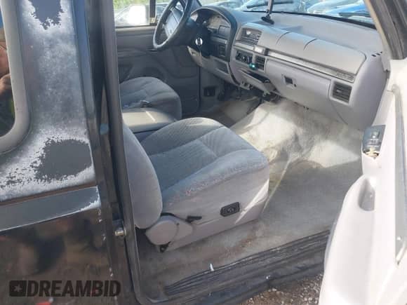 1994 Ford F-150 с VIN 1FTEX15H4RKB36879, выставлен на аукционе IAAI как лот 43158120 с пробегом 190 556 миль миль и . История ставок и продаж доступна на DreamBid. Изображение 5.