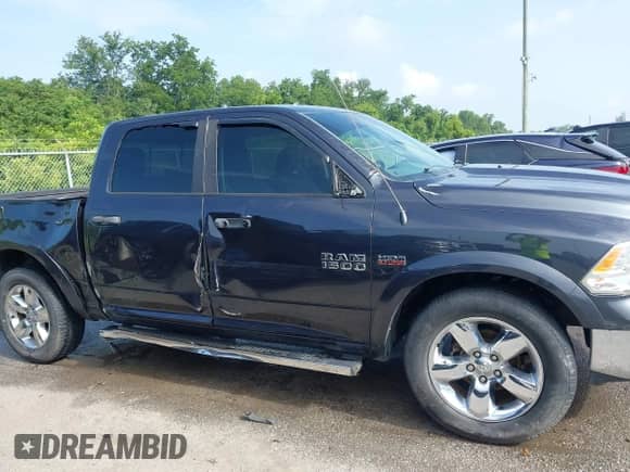 2015 Ram 1500 Big Horn z VIN 1C6RR6LT3FS675853, wystawiony jako IAAI lot #42607360 z przebiegiem 131 053 mil mil oraz . Historia ofert i sprzedaży dostępna na DreamBid. Obrazek 13.
