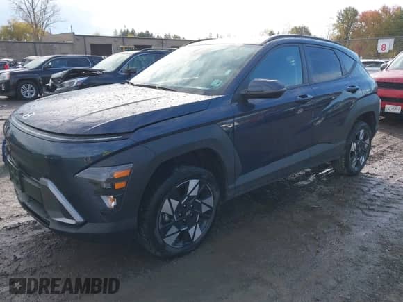 2025 Hyundai Kona SEL с VIN KM8HBCAB6SU308201, выставлен на аукционе IAAI как лот 43512824 с пробегом 7 160 миль миль и . История ставок и продаж доступна на DreamBid. Изображение 17.