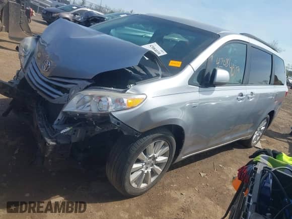 2017 Toyota Sienna LE with VIN 5TDJZ3DC2HS166433, listed as a IAAI auction lot 42084039 with 121,540 mi miles and . Bid and sale history available at DreamBid. Image 2.