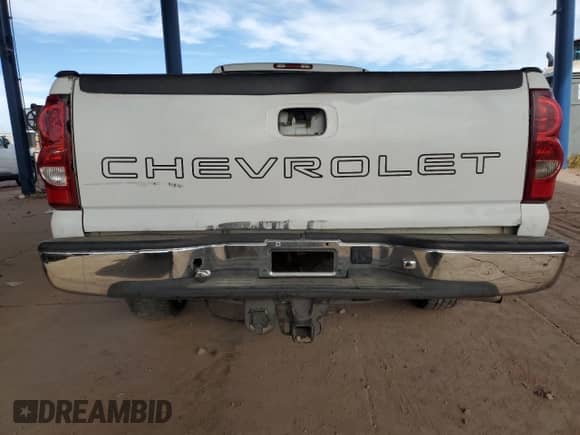 2003 Chevrolet Silverado 1500 LS z VIN 1GCEC19T93E118247, wystawiony jako Copart lot #86271334 z przebiegiem 266 630 mil mil oraz Szkoda całkowita • Salvage title. Historia ofert i sprzedaży dostępna na DreamBid. Obrazek 6.