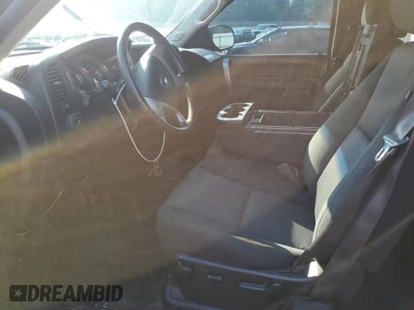2013 Chevrolet Silverado 1500 LT z VIN 1GCRKSE79DZ215929, wystawiony jako Copart lot #83750135 z przebiegiem 163 596 mil mil oraz Szkoda całkowita • Salvage title. Historia ofert i sprzedaży dostępna na DreamBid. Obrazek 7.