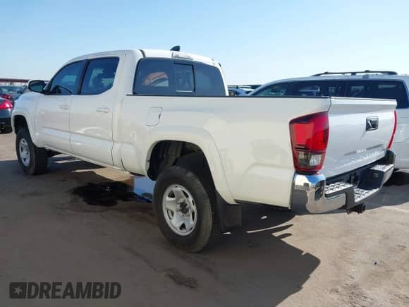 2021 Toyota Tacoma SR5 z VIN 3TMDZ5BN4MM111750, wystawiony jako IAAI lot #41981638 z przebiegiem 26 030 mil mil oraz . Historia ofert i sprzedaży dostępna na DreamBid. Obrazek 3.