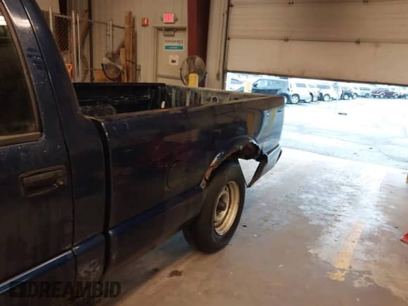 2003 Chevrolet S-10 LS с VIN 1GCCS14H738247132, выставлен на аукционе IAAI как лот 43443559 с пробегом 111 570 миль миль и . История ставок и продаж доступна на DreamBid. Изображение 6.