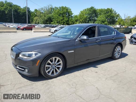 2015 BMW 5 Series 550i xDrive с VIN WBAKP9C53FD979690, выставлен на аукционе Copart как лот 68529025 с пробегом 92 151 миль миль и Списание • Salvage title. История ставок и продаж доступна на DreamBid. Изображение 1.