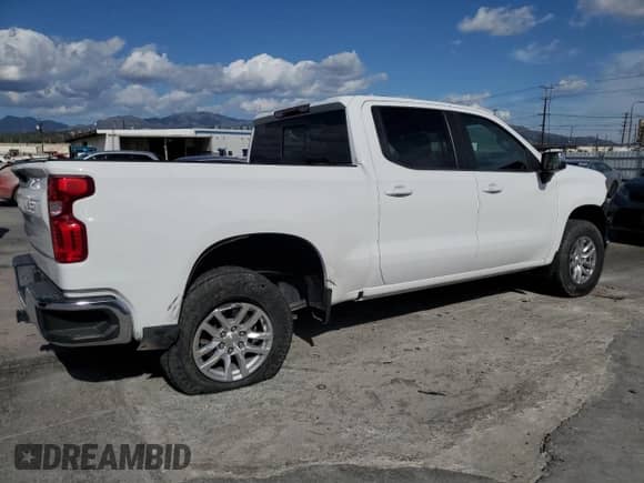 2020 Chevrolet Silverado 1500 LT с VIN 3GCUYDET5LG306633, выставлен на аукционе Copart как лот 51392175 с пробегом 116 686 миль миль и Списание • Salvage title. История ставок и продаж доступна на DreamBid. Изображение 3.