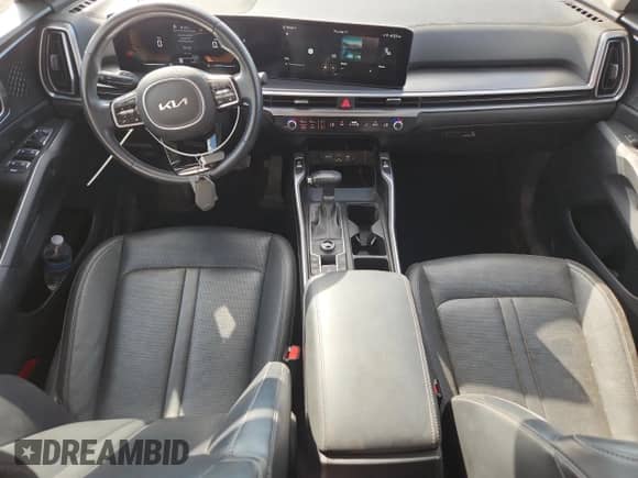 2024 Kia Sorento S with VIN 5XYRLDJC9RG276411, listed as a Copart auction lot 80515865 with 39,875 mi miles and Non repairable. Bid and sale history available at DreamBid. Image 8.