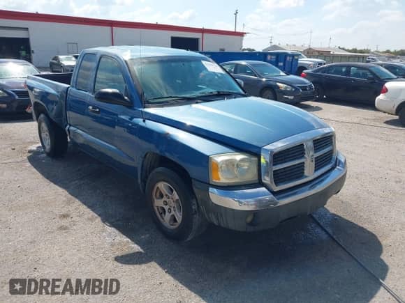 2005 Dodge Dakota SLT with VIN 1D7HE42K75S246250, listed as a IAAI auction lot 43359790 with 225,930 mi miles and . Bid and sale history available at DreamBid. Image 1.