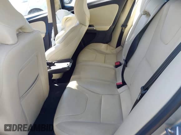 2018 Volvo S60 Dynamic с VIN YV126MFL4J2451903, выставлен на аукционе IAAI как лот 41844843 с пробегом 118 026 миль миль и . История ставок и продаж доступна на DreamBid. Изображение 8.