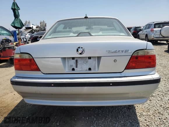 2001 BMW 7 Series 740iL with VIN WBAGH83461DP30331, listed as a Copart auction lot 62536945 with 121,724 mi miles and Clean title. Bid and sale history available at DreamBid. Image 6.