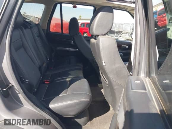 2011 Land Rover Range Rover Sport HSE z VIN SALSF2D4XBA279057, wystawiony jako IAAI lot #43443023 z przebiegiem 153 554 mil mil oraz . Historia ofert i sprzedaży dostępna na DreamBid. Obrazek 8.